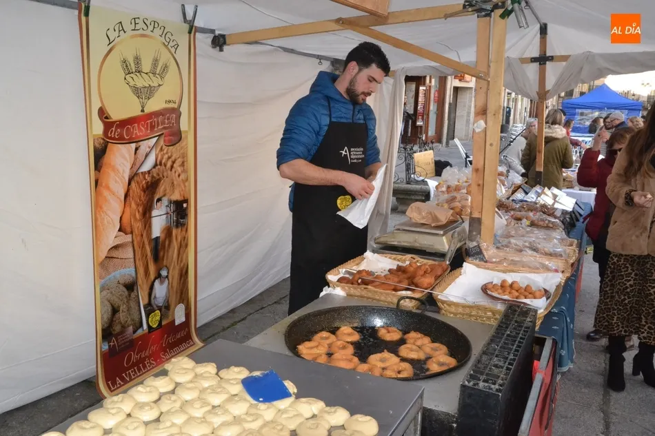 Foto 10 - La &uacute;ltima Feria del a&ntilde;o se remata en la Plaza Mayor con una muestra de artesan&iacute;a  