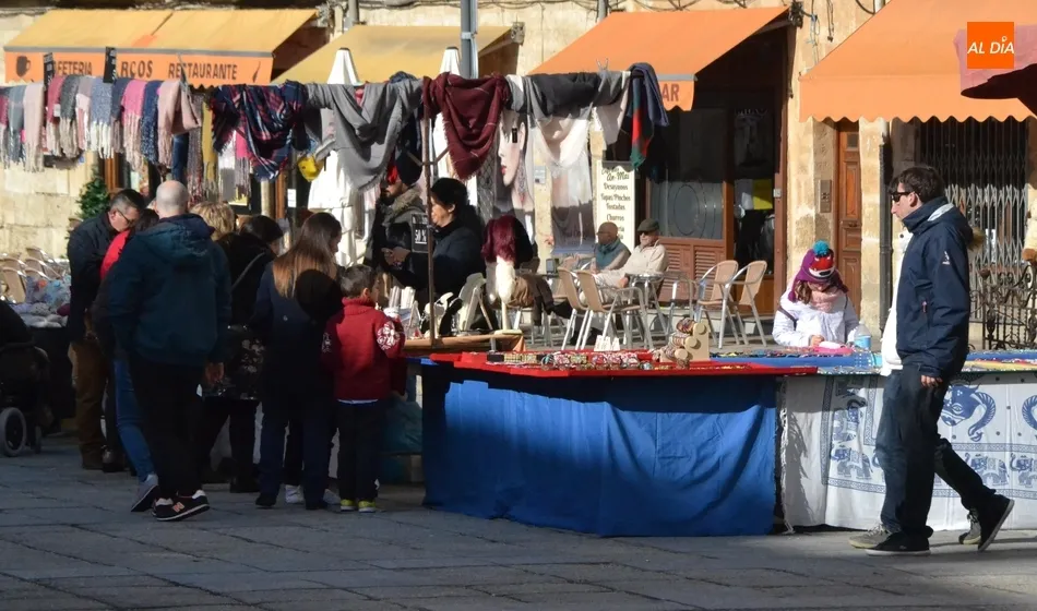 Foto 5 - La &uacute;ltima Feria del a&ntilde;o se remata en la Plaza Mayor con una muestra de artesan&iacute;a  
