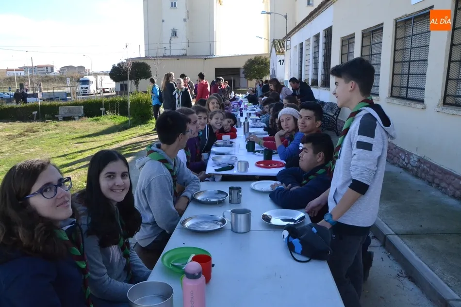 Foto 3 - El Grupo Scout Kennedy sopla las velas de su 45 Aniversario  