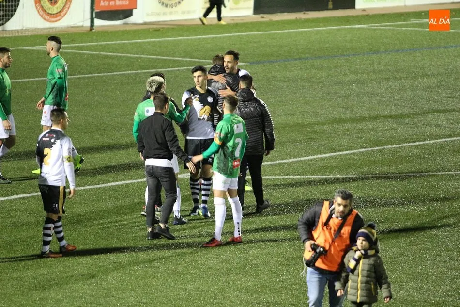 Foto 10 - Unionistas se convierte en el primer equipo en derrotar al Guijuelo en casa (0-1)