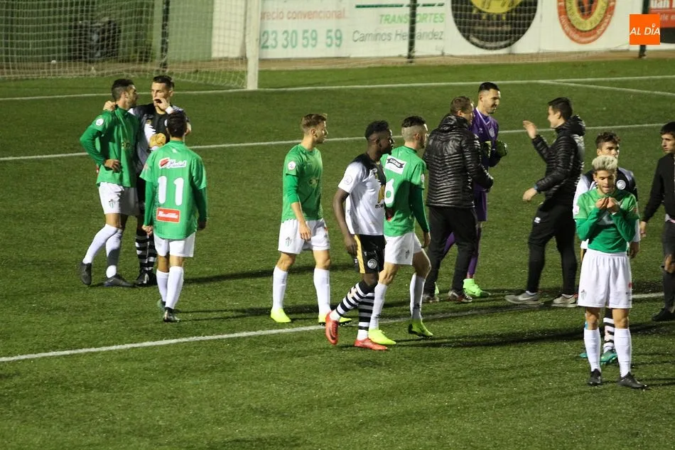 Foto 9 - Unionistas se convierte en el primer equipo en derrotar al Guijuelo en casa (0-1)