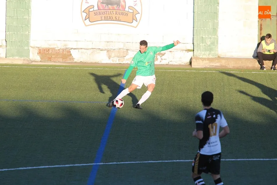 Foto 8 - Unionistas se convierte en el primer equipo en derrotar al Guijuelo en casa (0-1)