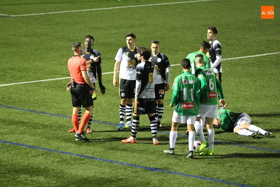 Foto 6 - Unionistas se convierte en el primer equipo en derrotar al Guijuelo en casa (0-1)