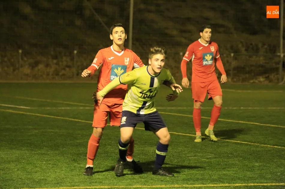 El Navega se coloca líder en solitario tras vencer al Helmántico (0-1)