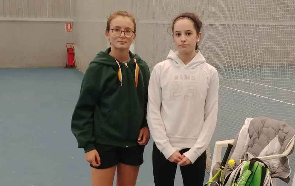 Carolina Benito junto a Carmen Yudego