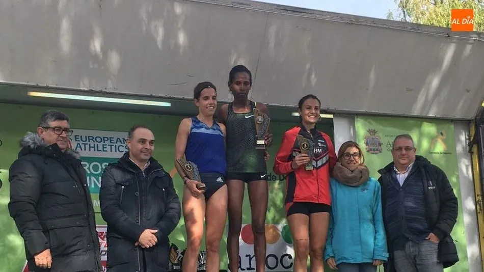 Gema Martín, en el tercer escalón del podio.