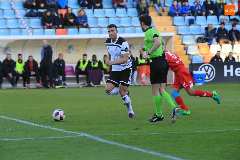 Armando Lozano, en el partido frente a la Cultural. / Alberto Martín