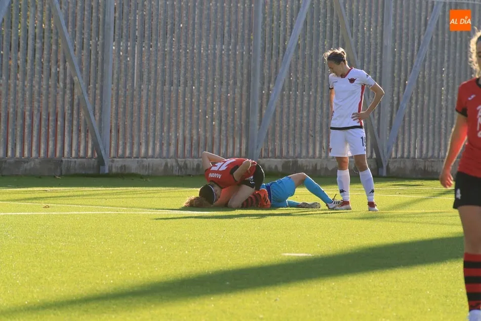 Foto 9 - El Salamanca FF cae goleado ante un temible Tac&oacute;n (0-4)