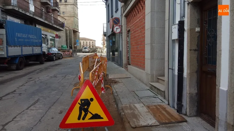 Foto 7 - Preocupaci&oacute;n entre los empresarios por las obras de mejora en varias calles de la localidad  