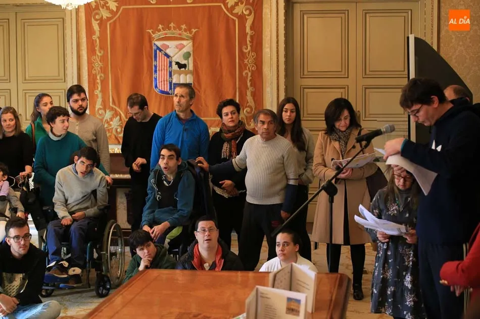 Foto 10 - El Ayuntamiento publica&nbsp;&lsquo;La suerte de Charra&rsquo;, un libro que hace m&aacute;s accesible la lectura a...