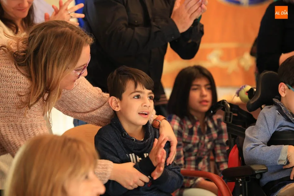 Foto 5 - El Ayuntamiento publica&nbsp;&lsquo;La suerte de Charra&rsquo;, un libro que hace m&aacute;s accesible la lectura a...