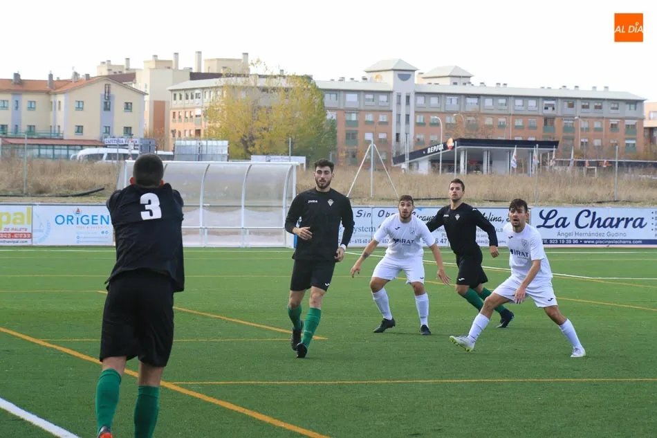 Foto 5 - El Salamanca UDS &lsquo;B&rsquo; sigue al acecho del liderato tras ganar al Onzonilla (0-3)  