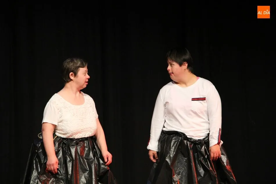 Foto 8 - Los alumnos del taller de Danza de Asprodes ponen el ritmo a la Navidad  