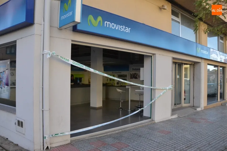 Foto 2 - La tienda de telefon&iacute;a de la Avenida de Espa&ntilde;a sufre un nuevo alunizaje  