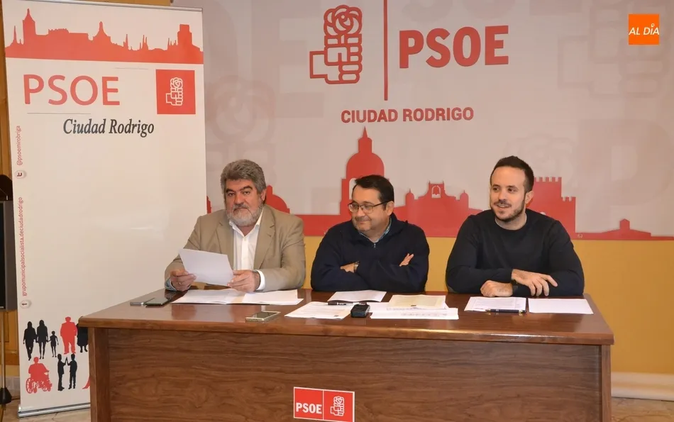 El PSOE da el pistoletazo a la época preelectoral con una rueda de prensa para atacar al PP  