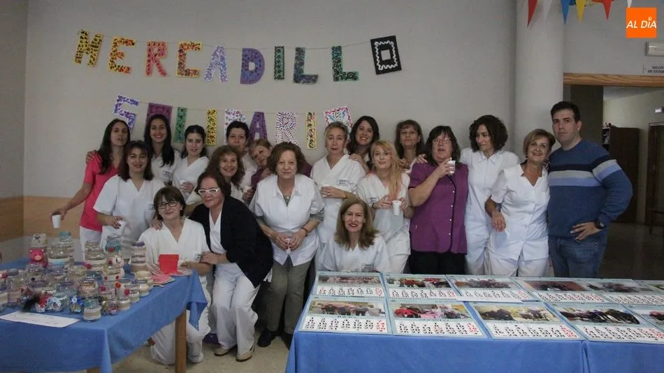 Los responsables del centro y las trabajadoras animaron y agasajaron a residentes e invitados / MARIBEL