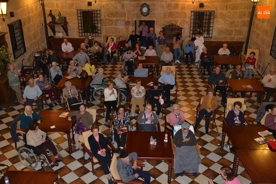 Foto 6 - Amanecer inicia su tradicional ronda de actuaciones navide&ntilde;as  