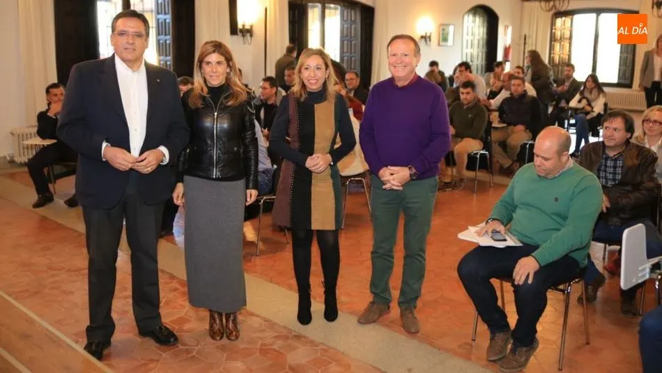 Agustín Pérez, Chabela de la Torre, Susana Pérez y Román Hernández, durante la presentación. Fotos: Alberto Martín