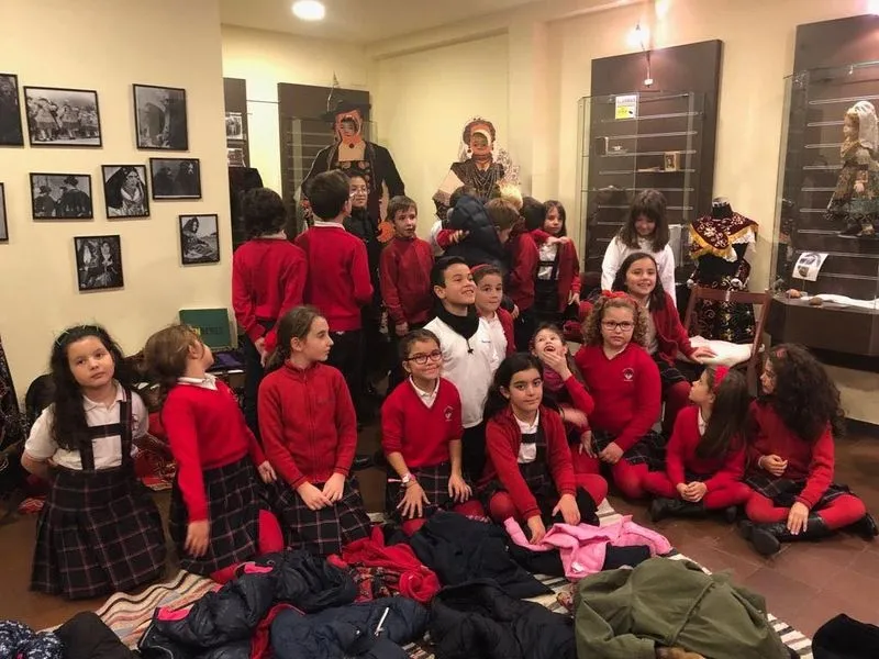 Foto 5 - Alumnos del colegio Padres Trinitarios profundizan en la cultura charra  