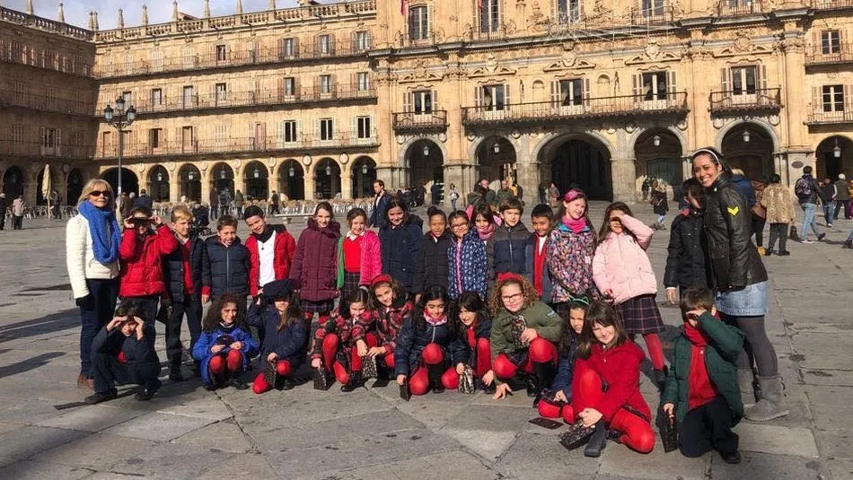 3º de Primaria del colegio Padres Trinitarios en la Plaza Mayor de Salamanca.