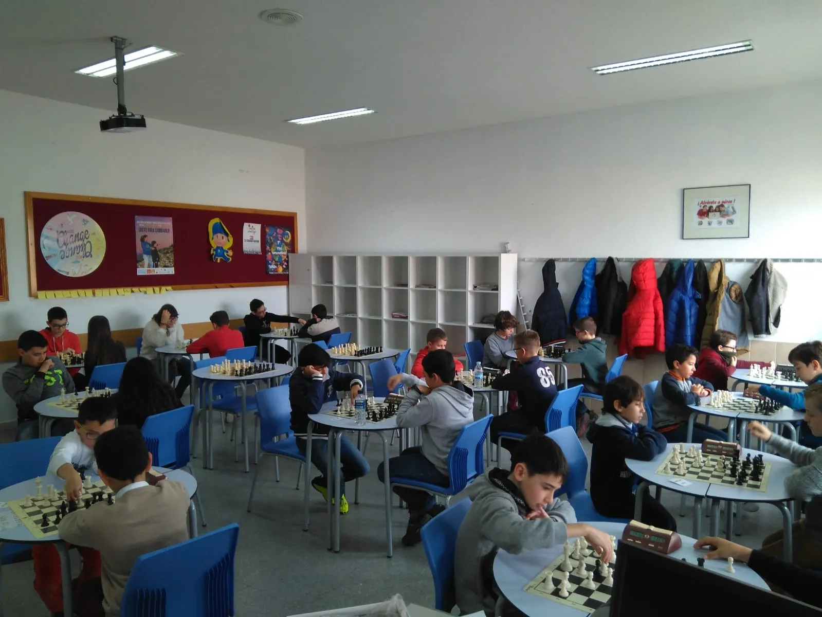 Foto 2 - M&aacute;s de sesenta participantes toman parte en el IV Torneo de Ajedrez Infantil CUM Maristas