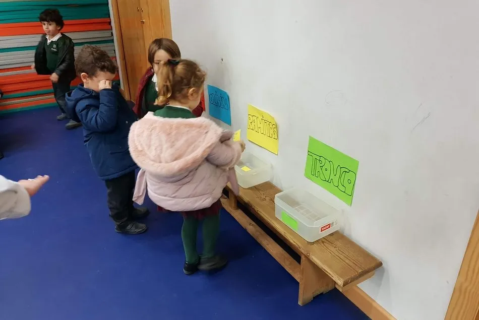 Foto 2 - El Colegio Calasanz se suma a la celebraci&oacute;n del D&iacute;a de la Constituci&oacute;n  