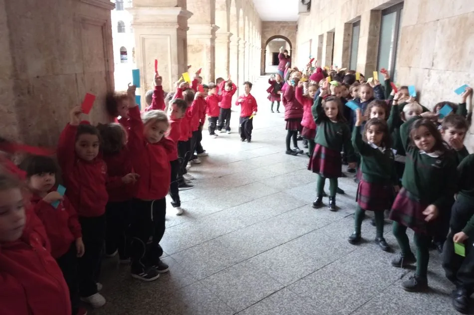 Alumnos del Colegio Calasanz han celebrado el Día de la Constitución