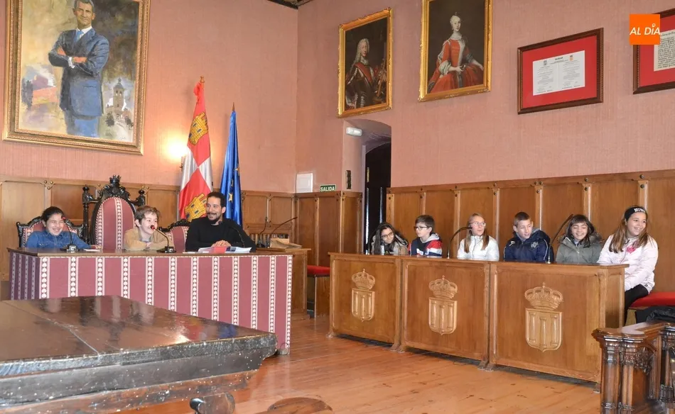 Foto 6 - Ni&ntilde;os de San Francisco toman el control del Ayuntamiento  