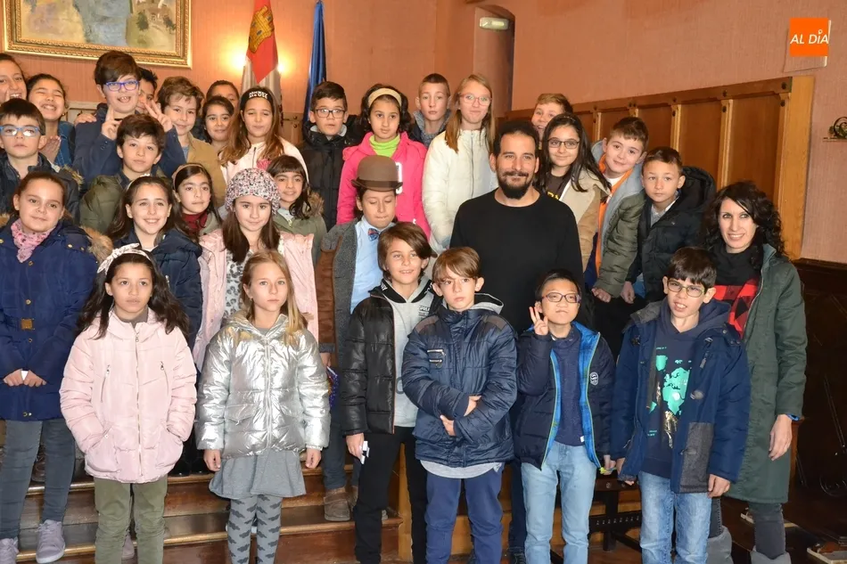 Foto 3 - Ni&ntilde;os de San Francisco toman el control del Ayuntamiento  