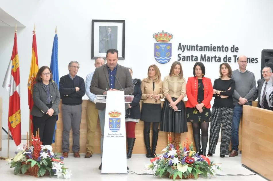 Foto 2 - Homenaje a la Constituci&oacute;n con los alumnos de los centros educativos de Santa Marta como...