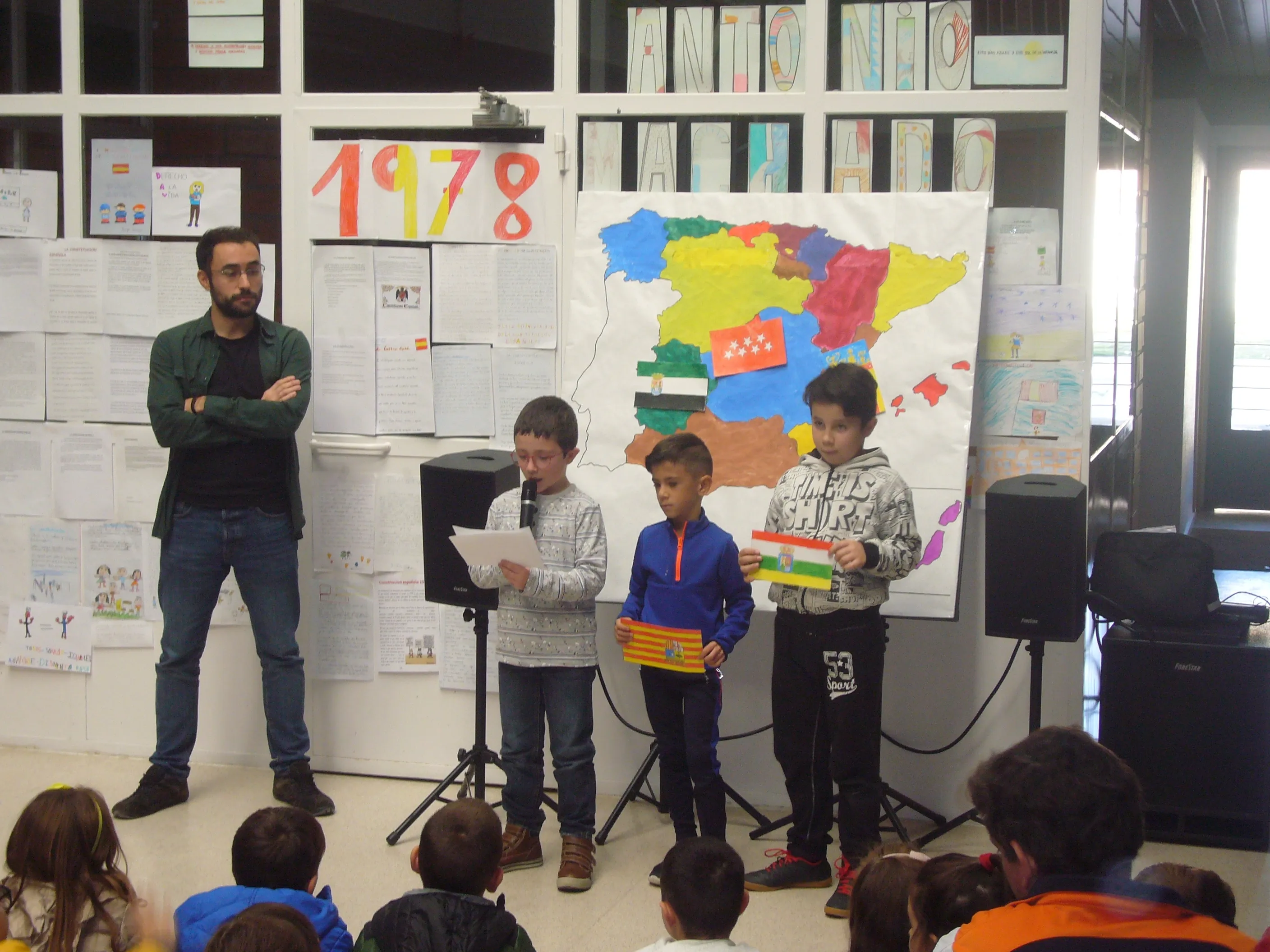 Lectura de la Constitución en el colegio Antonio Machado de Salamanca