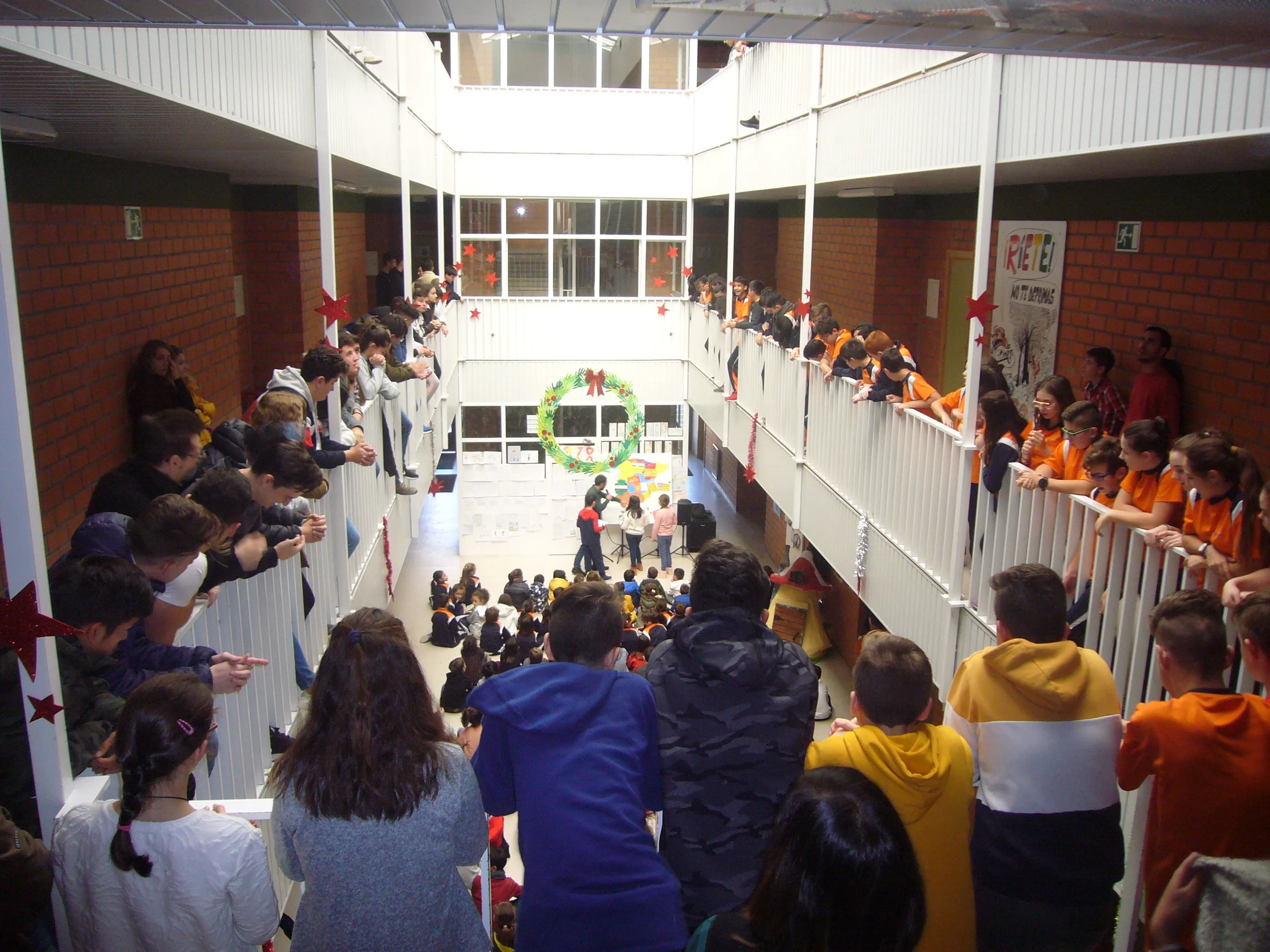 Foto 11 - Actividades para celebrar la Carta Magna en el Antonio Machado  