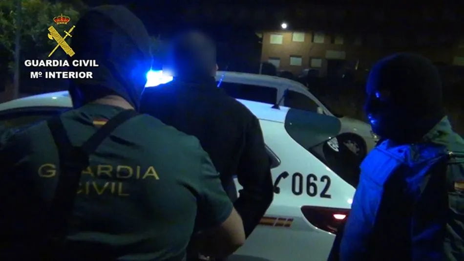 Foto 2 - Tres detenidos por un asesinato en Le&oacute;n y secuestrar a dos menores que ten&iacute;an escondidos en...