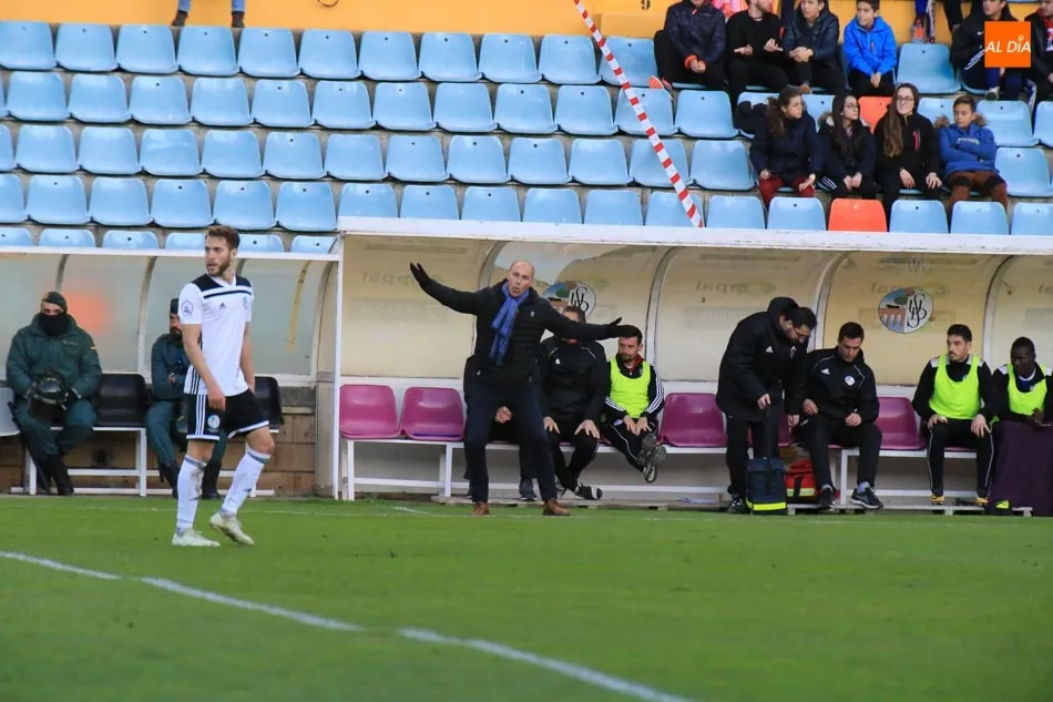 Antonio Calderón en el partido ante la Cultural Leonesa