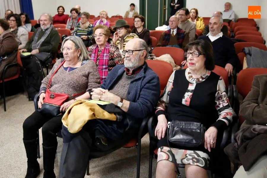 Foto 4 - Fernando Salda&ntilde;a protagoniza un divertido coloquio sobre las haza&ntilde;as de un cuentacuentos  