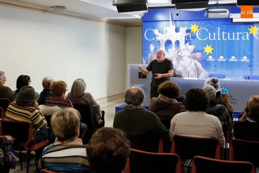 Foto 2 - Fernando Salda&ntilde;a protagoniza un divertido coloquio sobre las haza&ntilde;as de un cuentacuentos  