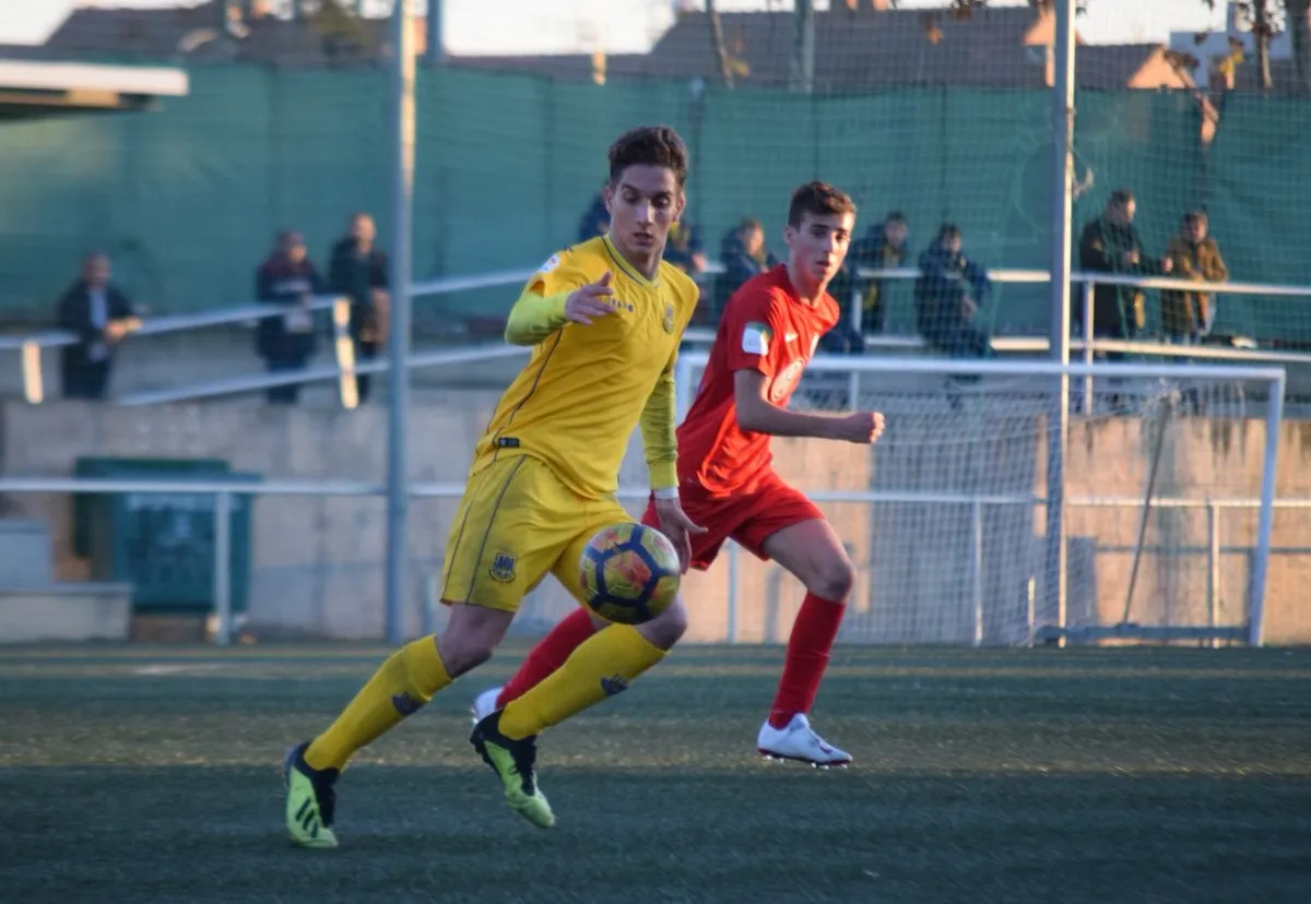 Instantes del partido entre el Alcorcón y el Santa Marta. Imagen: Twitter AD Alcorcón