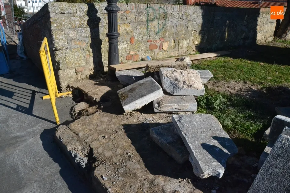 Foto 10 - Reabierto de forma definitiva a los peatones el tramo en obras de la R&uacute;a del Sol  