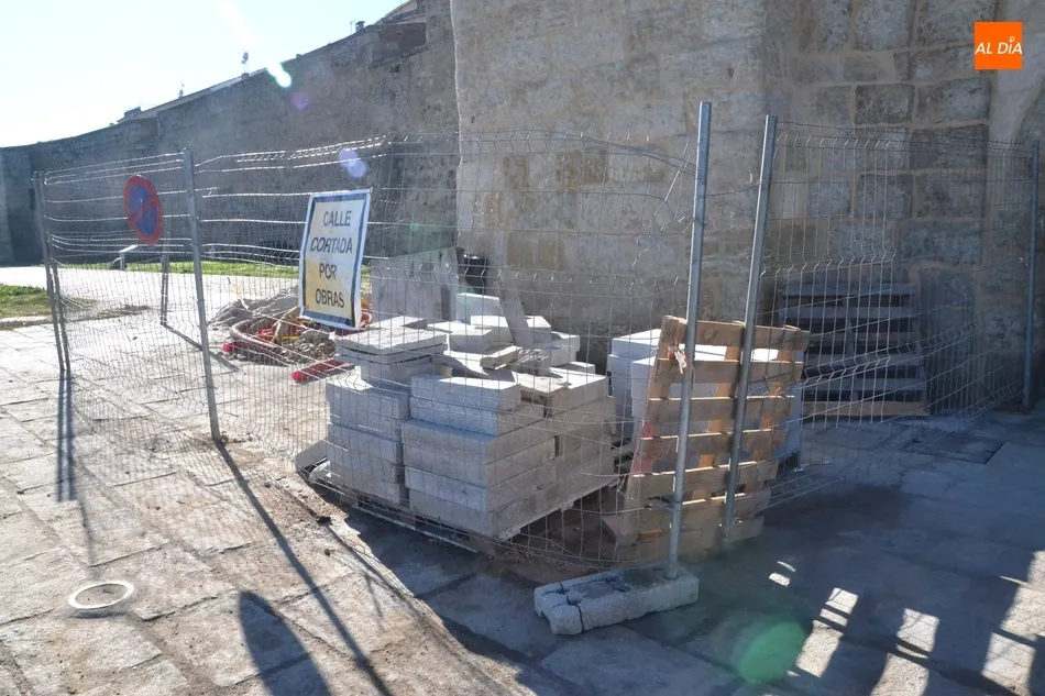 Foto 4 - Reabierto de forma definitiva a los peatones el tramo en obras de la R&uacute;a del Sol  