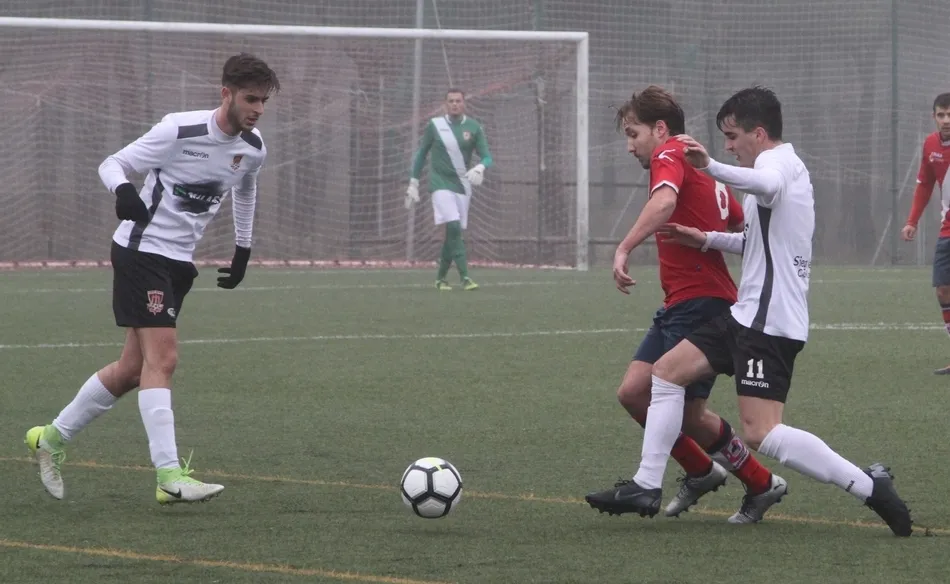 Foto 9 - El Ciudad Rodrigo saca por 1&ordf; vez algo positivo en el fort&iacute;n del Villa de Simancas  