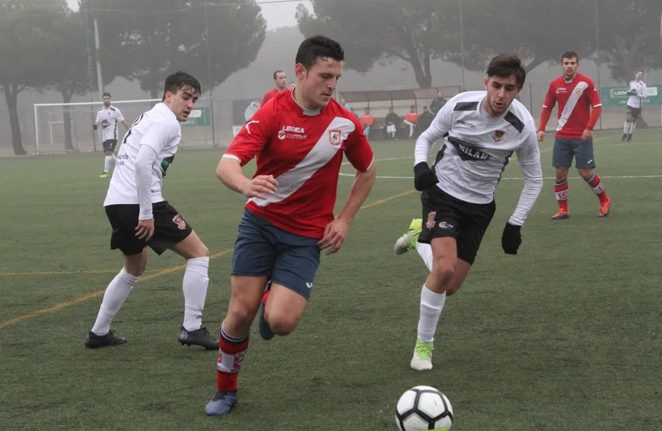 Foto 4 - El Ciudad Rodrigo saca por 1&ordf; vez algo positivo en el fort&iacute;n del Villa de Simancas  