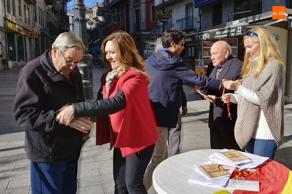 Foto 2 - Los Populares de B&eacute;jar celebran en la calle el D&iacute;a de la Constituci&oacute;n  