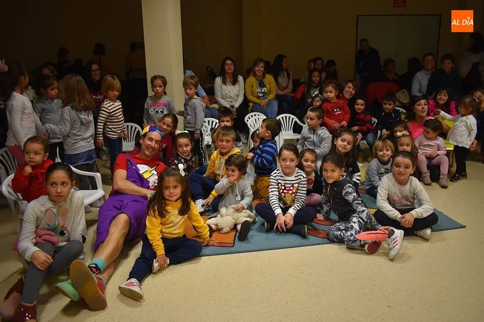 Foto 6 - Los ni&ntilde;os de la villa disfrutan con el programa &lsquo;Sensibil&iacute;zate&rsquo;