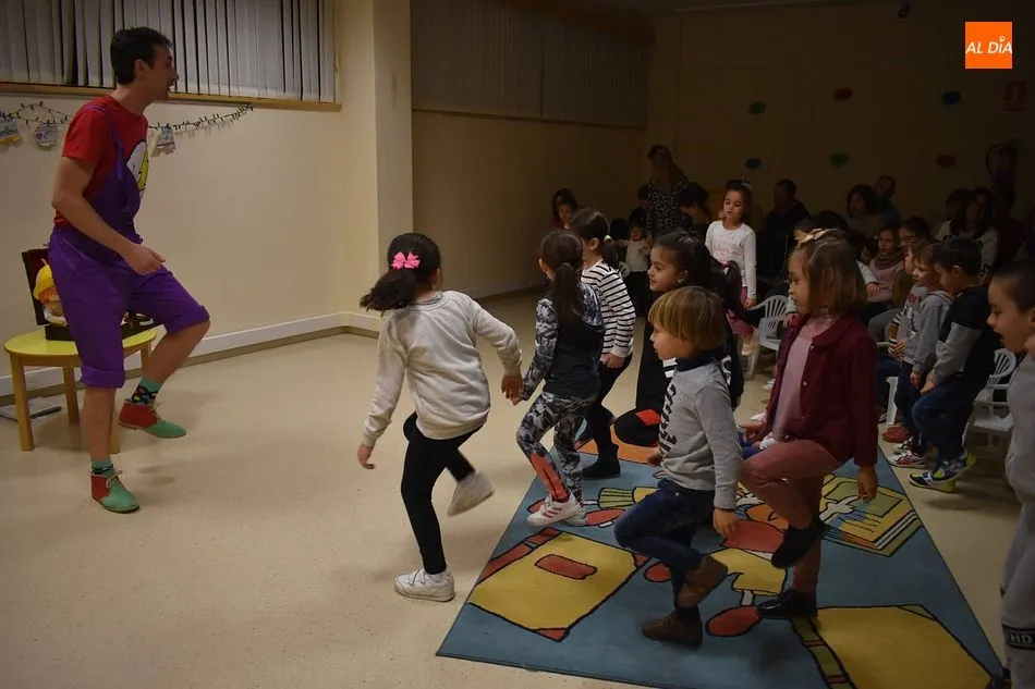 Foto 5 - Los ni&ntilde;os de la villa disfrutan con el programa &lsquo;Sensibil&iacute;zate&rsquo;
