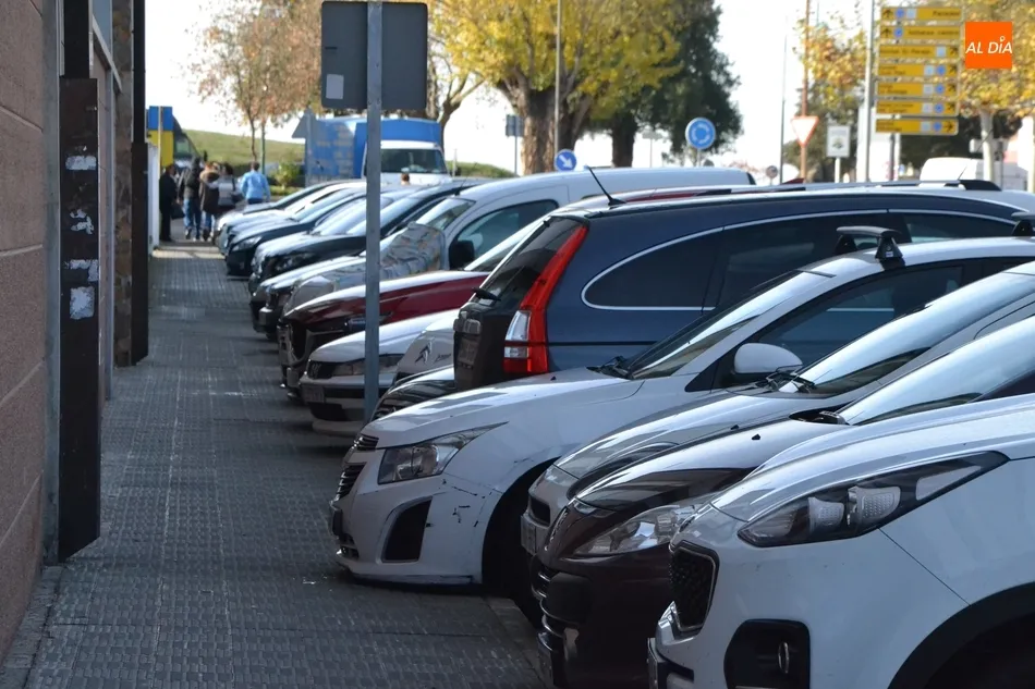 1Foto: A tope de coches... y sin haber clase  