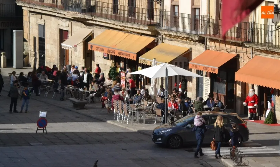 Foto 8 - 1Foto: A tope de coches... y sin haber clase  