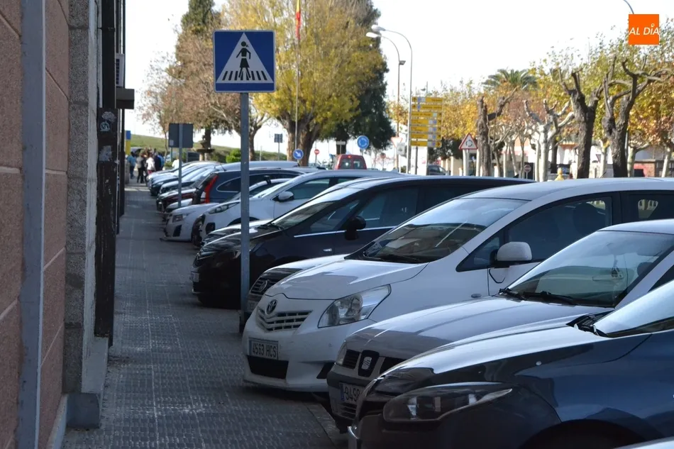 Foto 4 - 1Foto: A tope de coches... y sin haber clase  