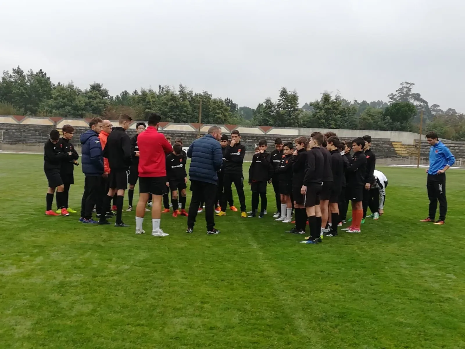 Foto 2 - El Club Deportivo Carbajosa de la Sagrada hace pi&ntilde;a en Tabua (Portugal)