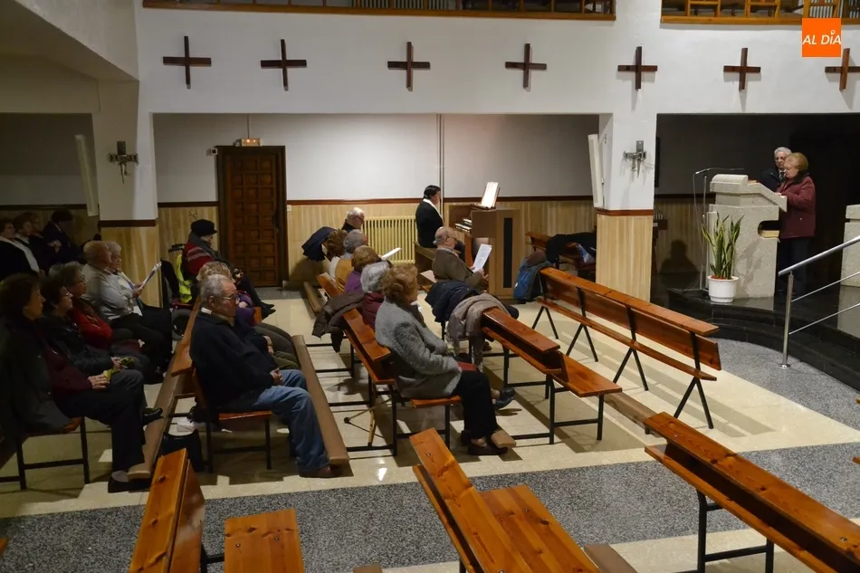 El Coro de San Andrés anima la Vigilia del Movimiento Familiar Cristiano  