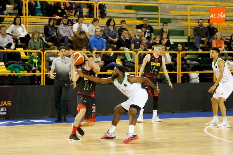 El Zornotza no se da por vencido y le arrebata la victoria a La Antigua CB Tormes (69-72)